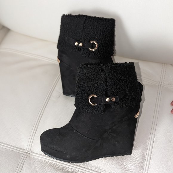 Juicy Couture Women's Buckle Wedge Ankle Boots - Picture 4 of 4